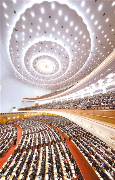 第十三届全国人民代表大会第五次会议开幕现场。新华社记者 刘 彬摄