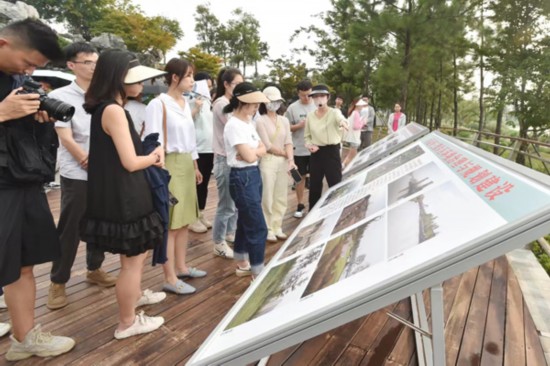 采访团走进大运河畔实地调研