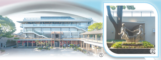 图①：位于“广陵有盐”街区的原广陵小学教学楼。图②：位于“广陵有盐”街区的原广陵小学校园雕塑。